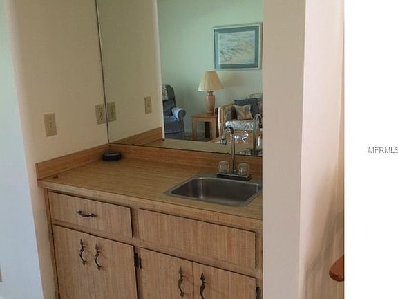 3rd image of 695 Broadmoor Cir #695