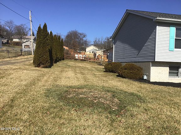 4th image of 1801 N 5th Ave