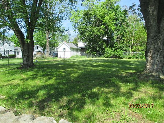 2nd image of 14 Evergreen St