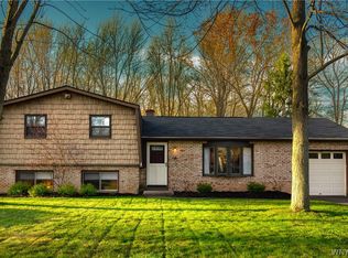 141 Lyrae Dr, Getzville, NY 14068