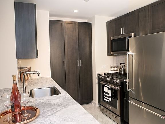 3rd image of 21 W End Ave APT 1510