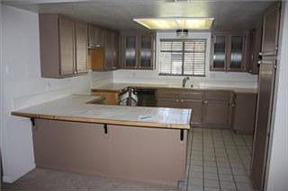 4th image of 28985 Campbell Ave