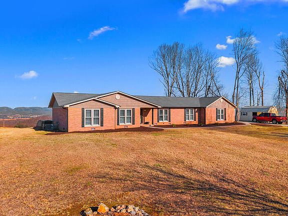 4th image of 1222 Bonneville Dr