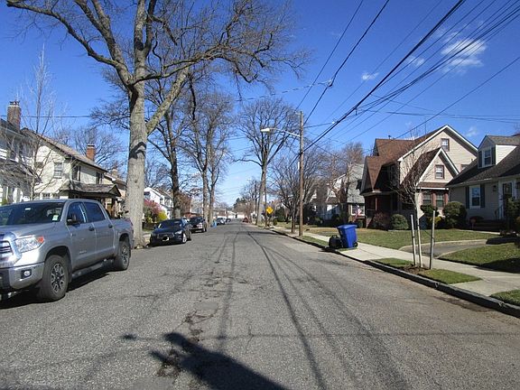 5th image of 24 Jefferson Ave