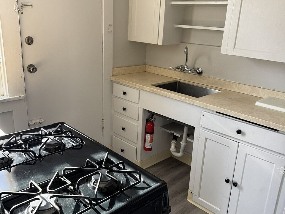 2nd image of 105 Grant St