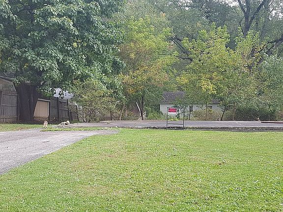 4th image of 340 Terrace Dr