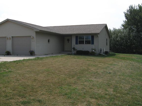 2nd image of N8992 Lakeshore Dr