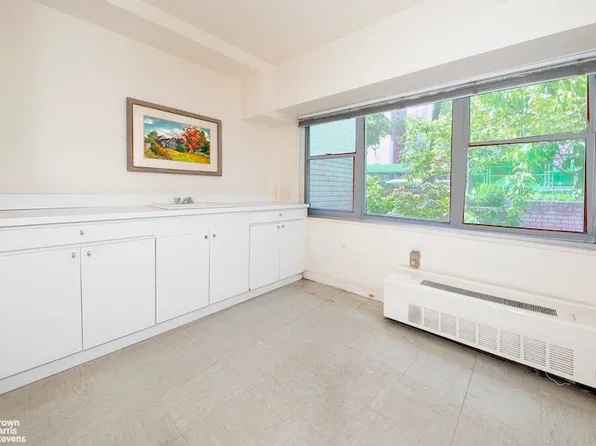 15 West 72nd Street image 4 of 7