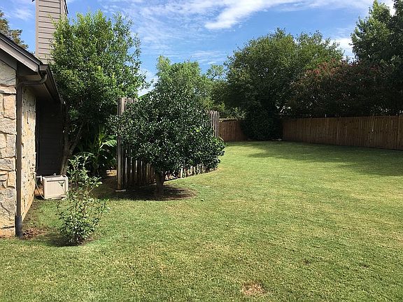 4th image of 2803 NE Shelter Creek Dr