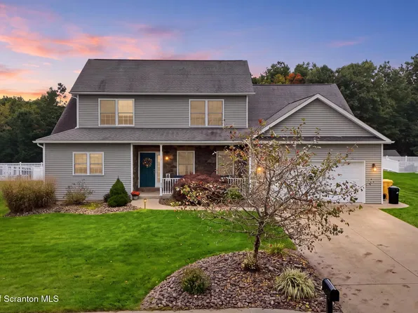132 S Cougar Dr, Archbald, PA 18403