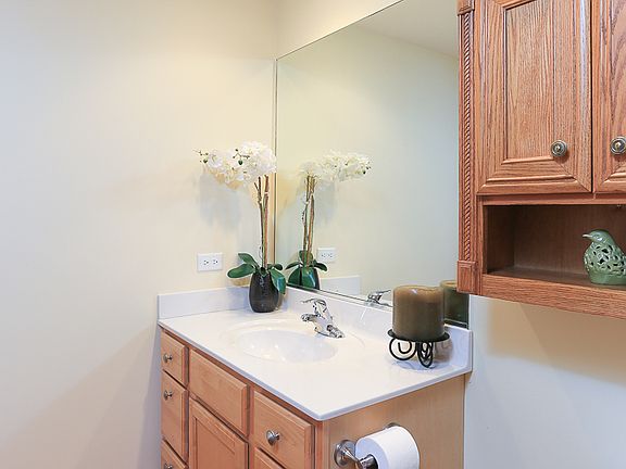2nd image of 6444 W Belmont Ave APT 302
