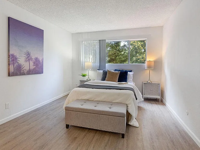 Marine View Apartments — Photo 16