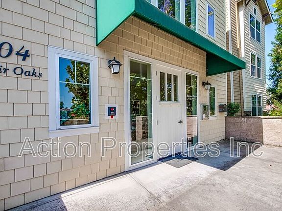 3rd image of 604 S Fair Oaks Ave APT 102