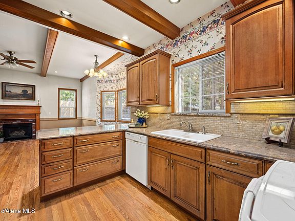 4th image of 8378 N Uplands Dr