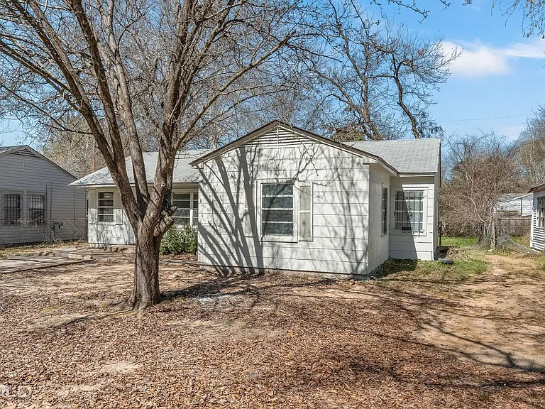 2770 Parkridge St — Photo 5