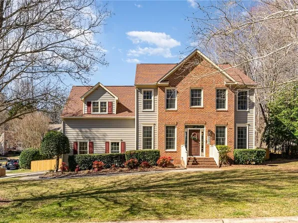 5804 Weston Dr, Greensboro, NC 27407