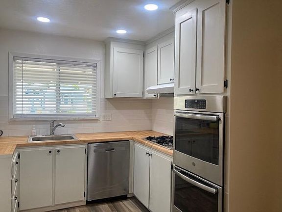 2nd image of 32257 Crest Ln