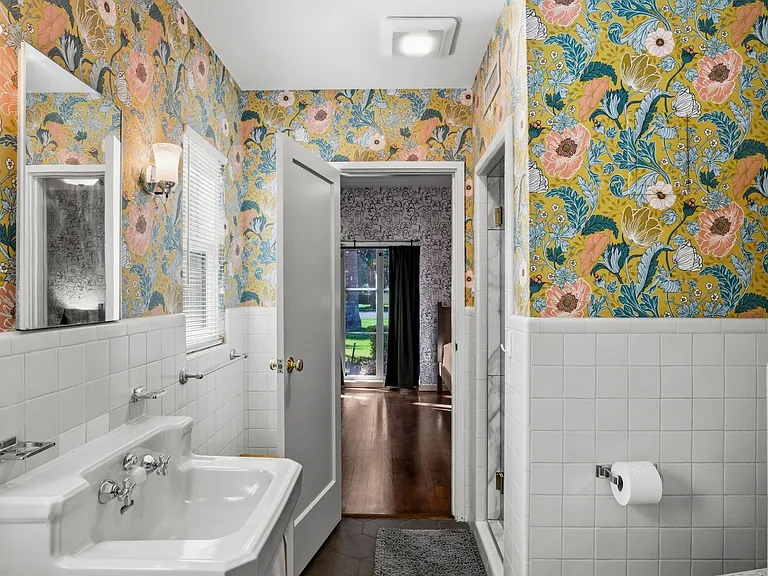 2939 N Manor Dr W — Photo 39