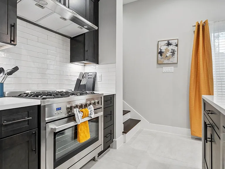 825 Paul Quinn St #B — Photo 23