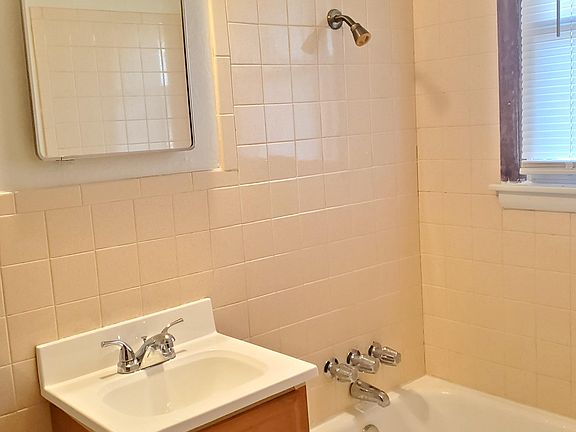 3rd image of 2840 N Utah Ave