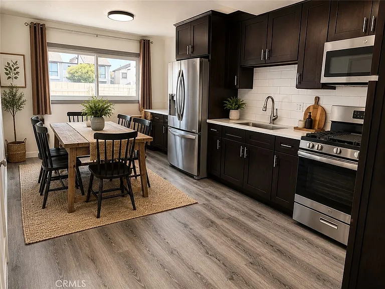 8521 Saint Belmont #B — Photo 3