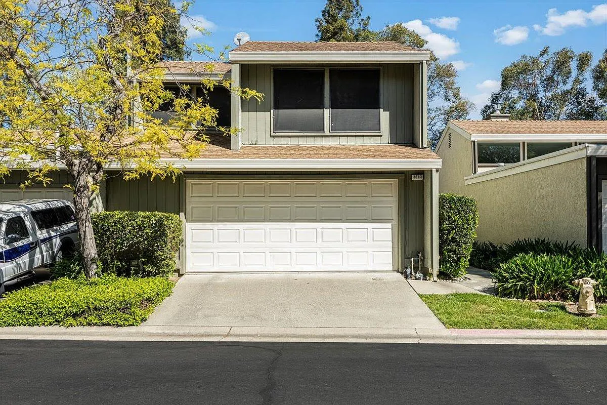 2693 Bradford Way photo 1