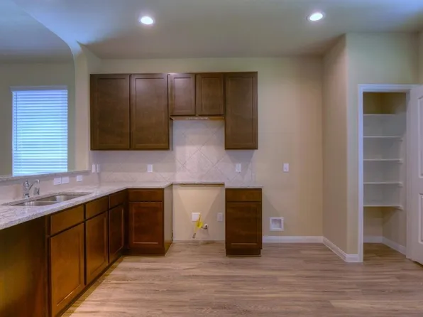 3226 Buttercup Dr, Texas City, TX 77591