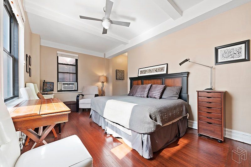 1st image of 457 W 57th St #1609