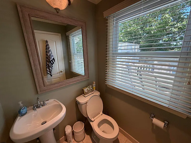 415 N Harvard Ave — Photo 5