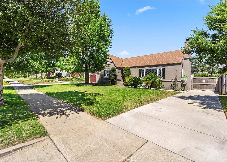 1st image of 2205 Las Lunas St