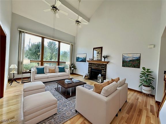 3rd image of 334 W Sturbridge Dr