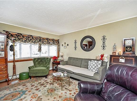 5th image of 8 Wilden Dr W