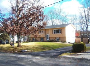 45 Ona Ln, New Windsor, NY 12553