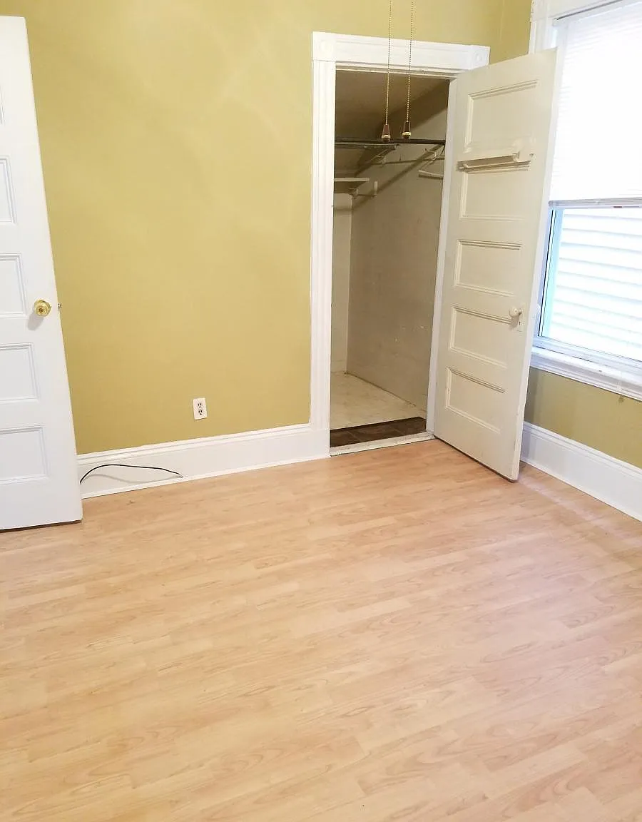 3 bed, 1000 sqft, $3,250 — Photo 2