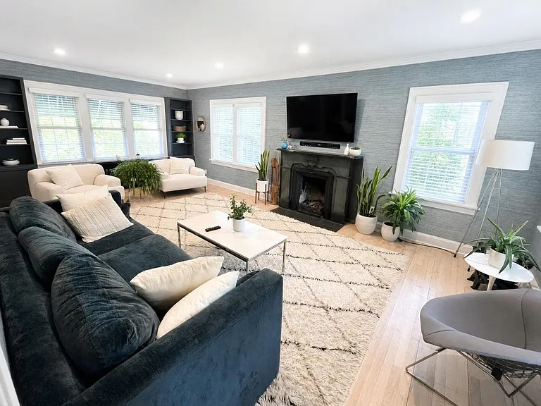 212 Wellington St — Photo 6