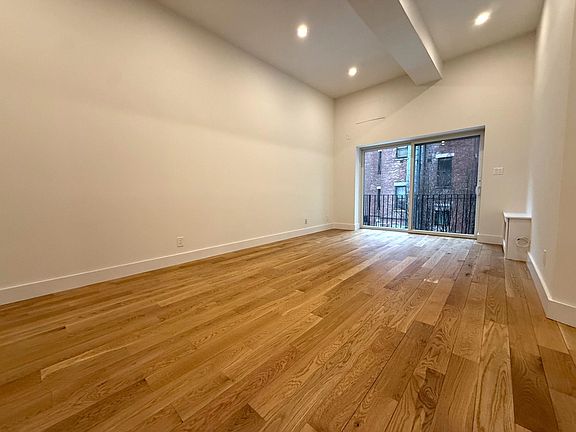 4th image of 7 W 87th St #2W