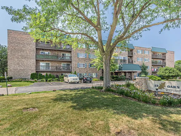 700 Perrie Dr APT 416, Elk Grove Village, IL 60007