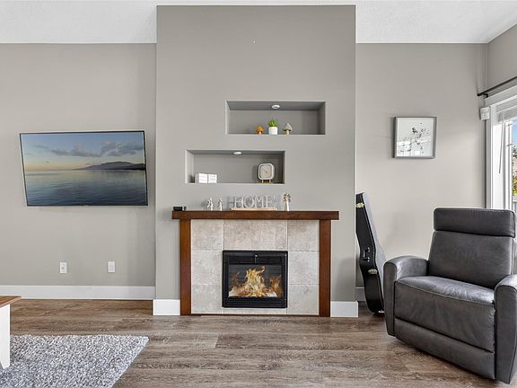 4th image of 930 Braidwood Rd #413