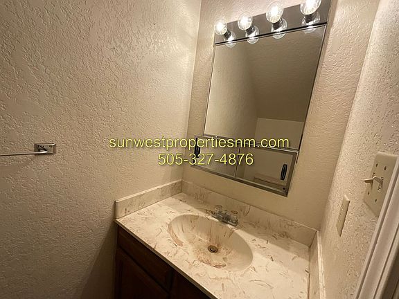 5th image of 1078 E Navajo St