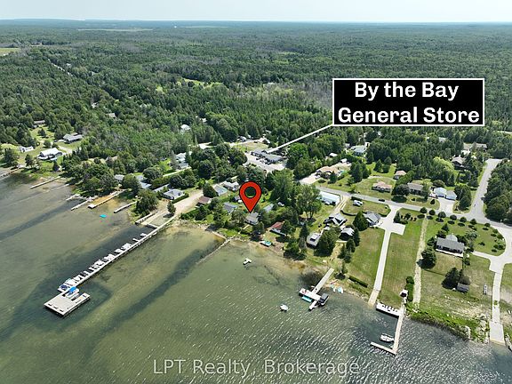 3rd image of 828 Pike Bay Rd