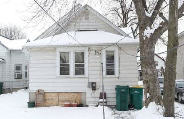 2nd image of 513 Landau Ave