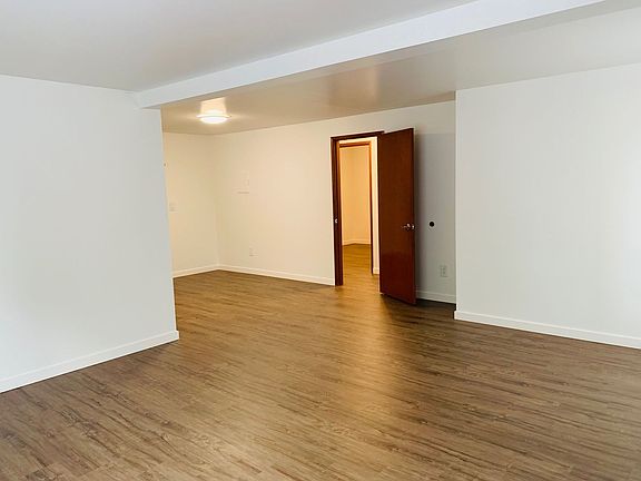 5th image of 520 & 524 NE 112th St #520-02
