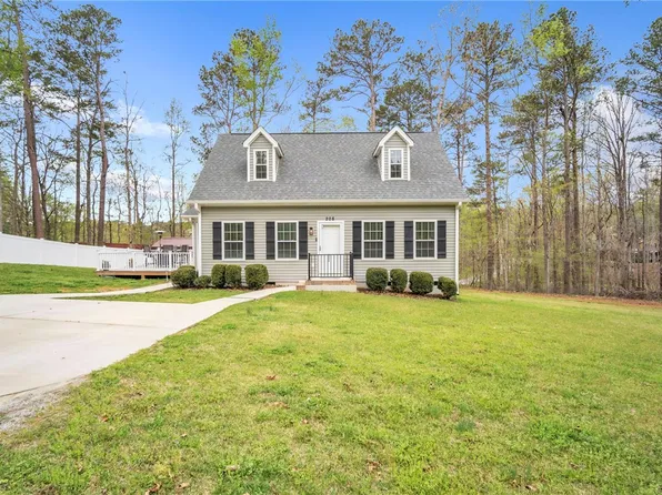 208 Woodland Dr, Greenwood, SC 29646