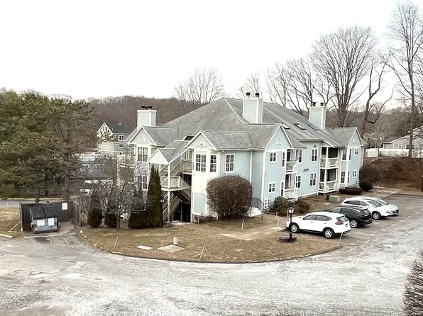 75 Redwood Drive #706, East Haven, CT 06513