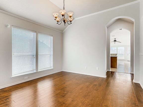 5th image of 1116 Manhassett Ct