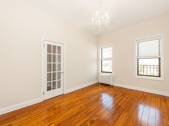 5th image of 44-14 Newtown Rd APT 6U