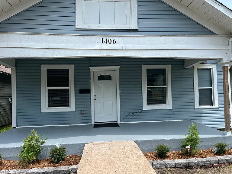1406 Benson St — Photo 2