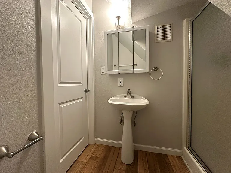 2317 Grand- 5 Unit — Photo 42