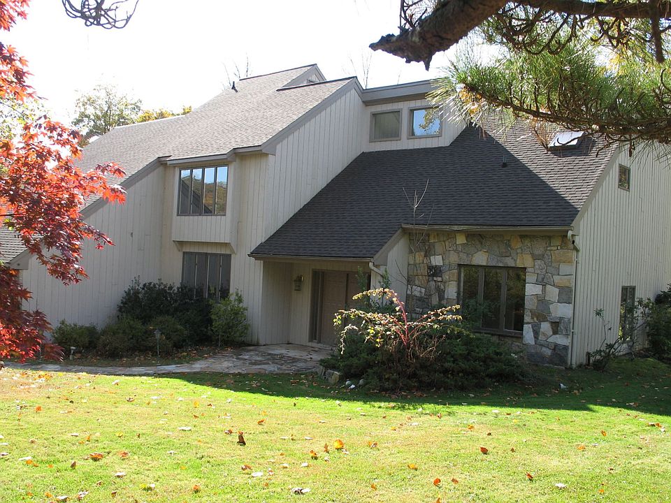 1st image of 36 Chestnut Hill Ln