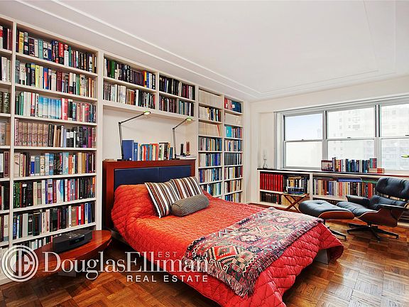 5th image of 70 E 10th St APT 15D